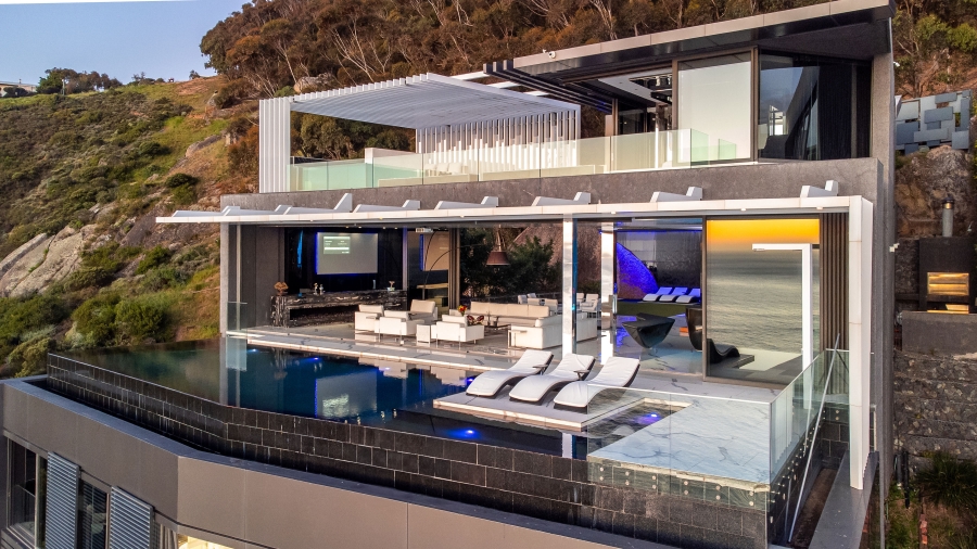 7 Bedroom Property for Sale in Clifton Western Cape